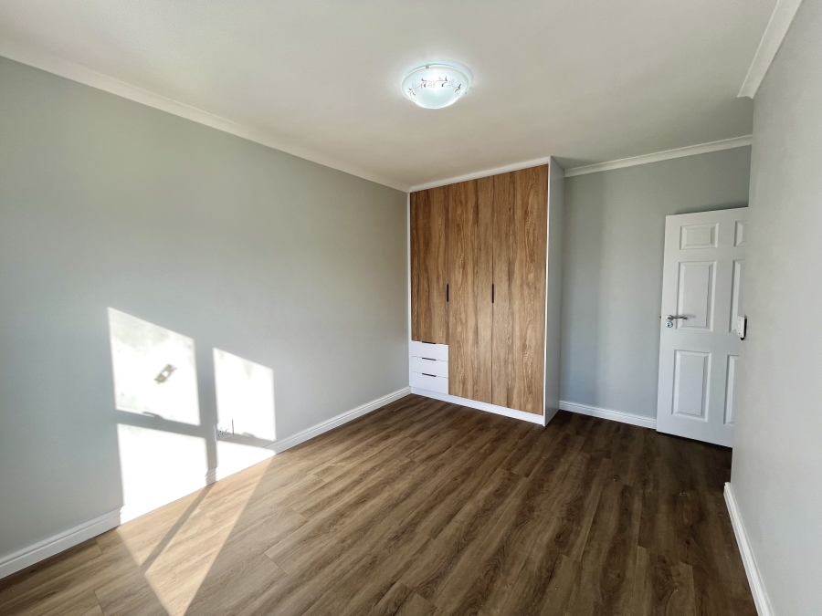 To Let 4 Bedroom Property for Rent in Sandown Western Cape